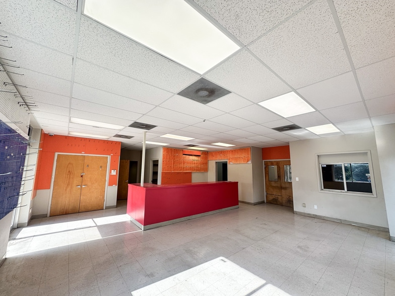 More Photos Of 13403 Western Oak Dr, Helotes Warehouse For Lease