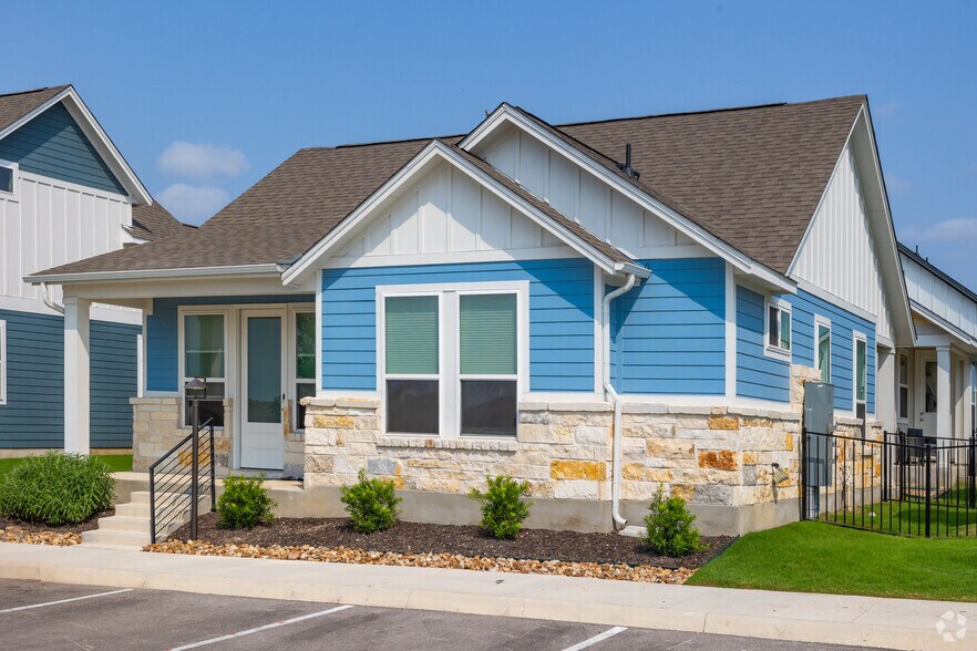 More Photos Of Garten Haus at Solms Landing, New Braunfels Specialty For Sale