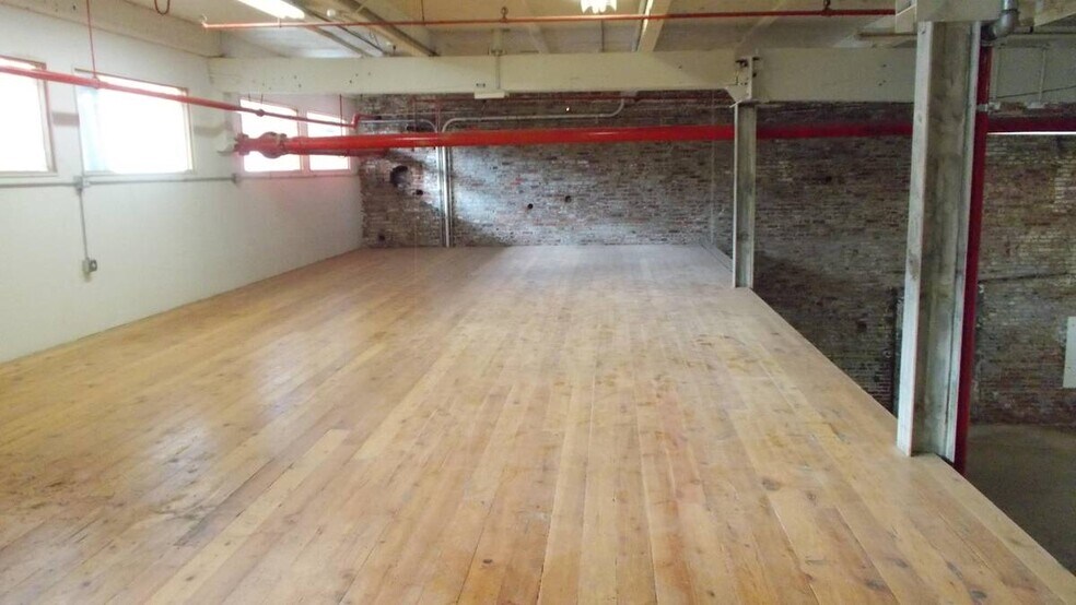 More Photos Of 5020 S Colorado Ave, Seattle Warehouse For Sale