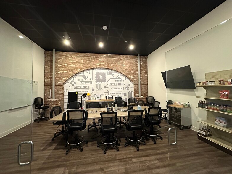 More Photos Of 406 SE 5th St, Bentonville Office For Lease