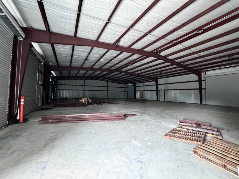 More Photos Of 14940 Beechnut st, Houston Unknown For Lease