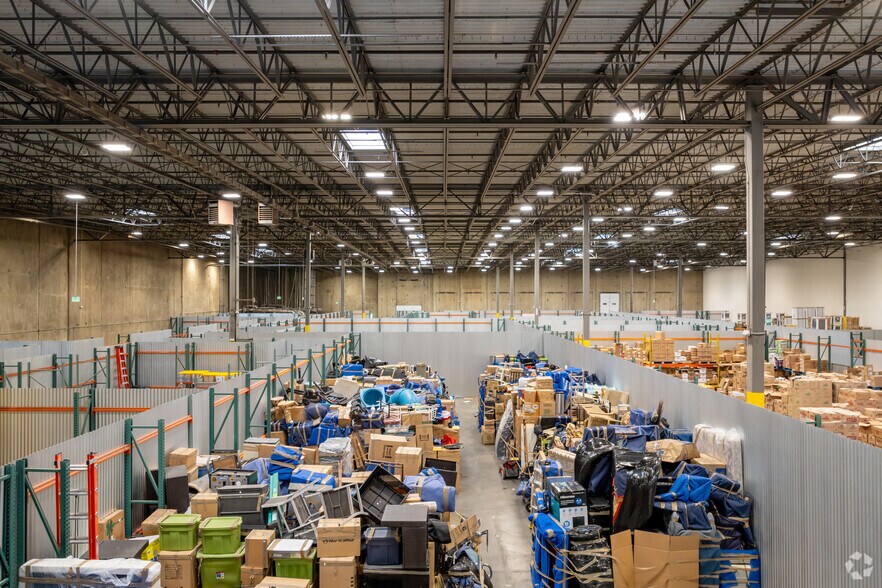 More Photos Of 2470 Airport Blvd, Aurora Distribution For Lease