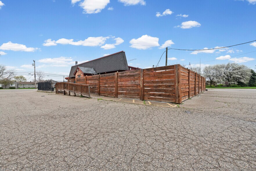 More Photos Of 1090 Rochester Rd, Troy Restaurant For Sale