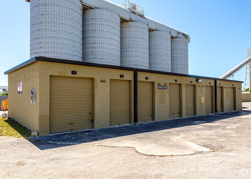 More Photos Of 14755 NE 20th Ave, Miami Warehouse For Lease