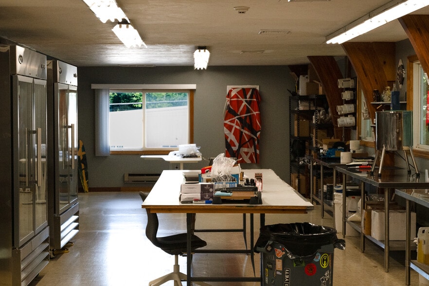 More Photos Of 737 Washington St, Pembroke Light Manufacturing For Sale