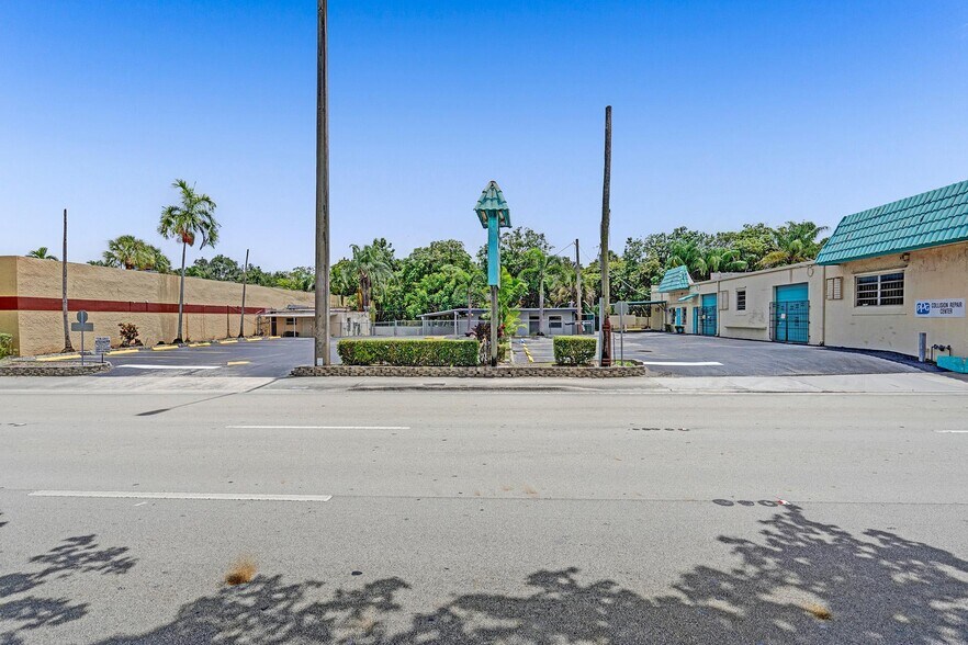 More Photos Of 5870 Stirling Rd, Hollywood Auto Repair For Lease