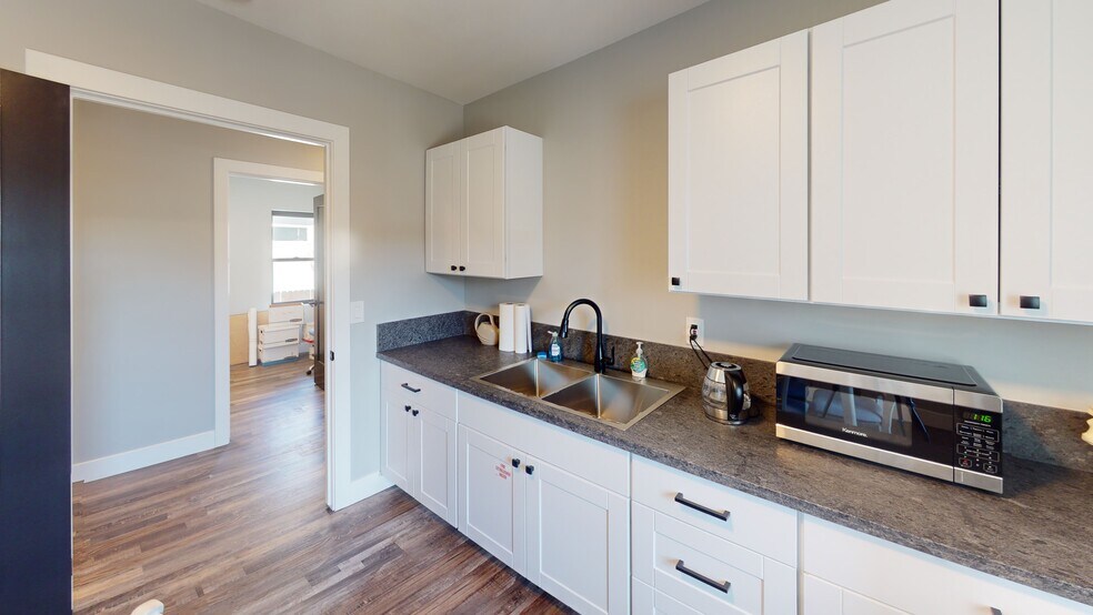 More Photos Of 1071 Haskell St, Reno Office For Sale