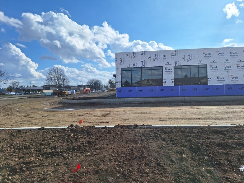 More Photos Of 3749 Landmark Dr dr, Lafayette Restaurant For Lease