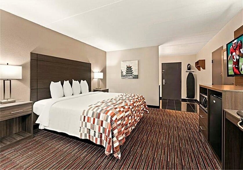More Photos Of 2545 N 5th Street Hwy, Reading Hotel For Sale