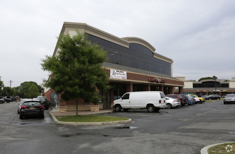 More Photos Of 876 Connetquot Ave, Islip Terrace Supermarket For Lease