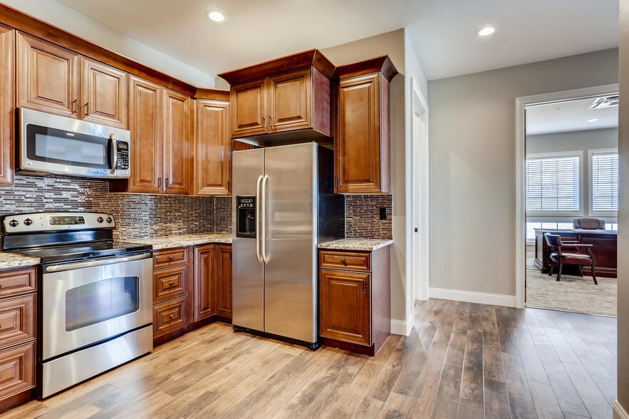 More Photos Of 15530 E Broncos Pky, Centennial Office For Lease