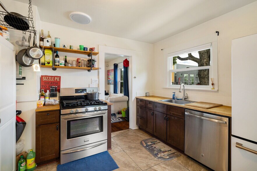 More Photos Of 800 S Center St, Reno Office Residential For Sale