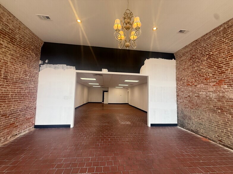 More Photos Of 114 W Market St, Greenwood Loft Creative Space For Lease