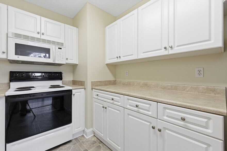 More Photos Of 100 Garden Manor Ct, Murrells Inlet Apartments For Sale