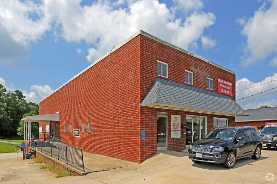 225 S Madison Blvd, Roxboro, NC 27573 Retail For Lease