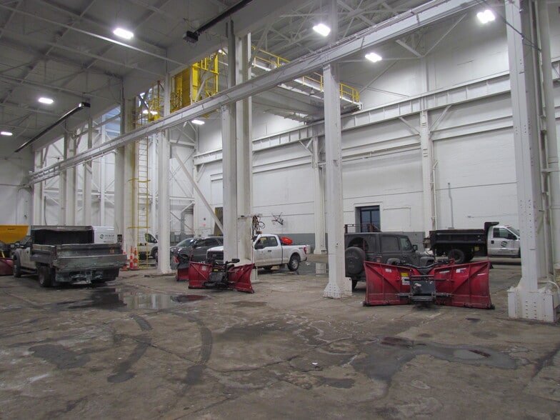 More Photos Of 2221-2241 Bellevue St, Detroit Warehouse For Lease