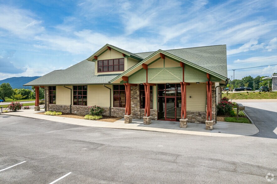 More Photos Of 2505 S Wilcox Dr, Kingsport Office Residential For Sale