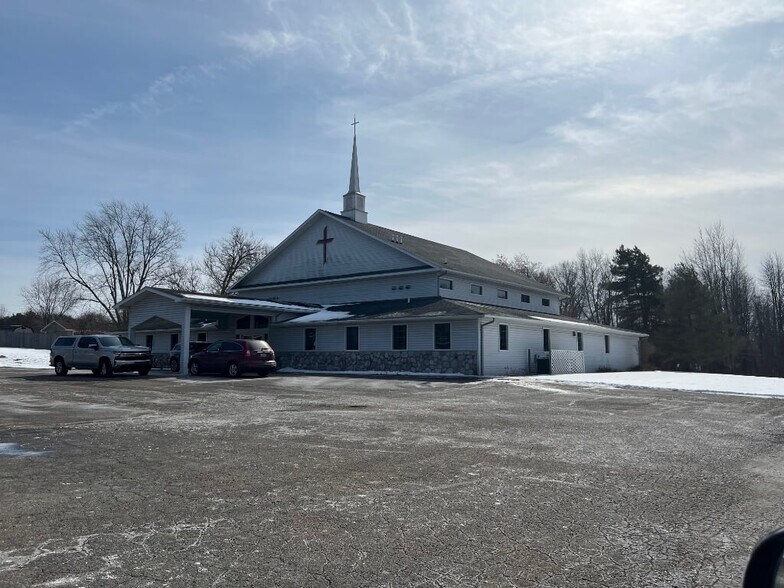 More Photos Of 212 S Sherman St, Leslie Religious Facility For Sale