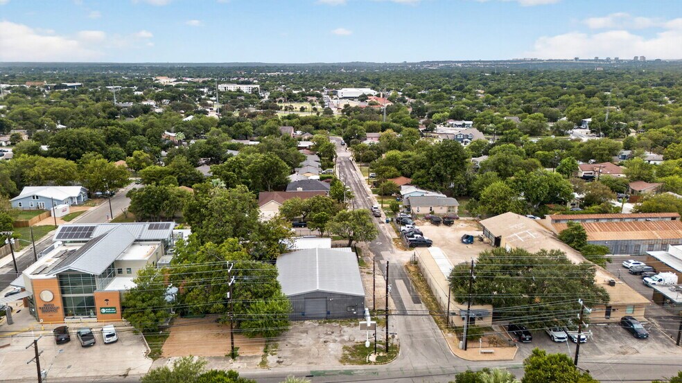 More Photos Of 4721 McCullough Ave, Olmos Park Warehouse For Lease