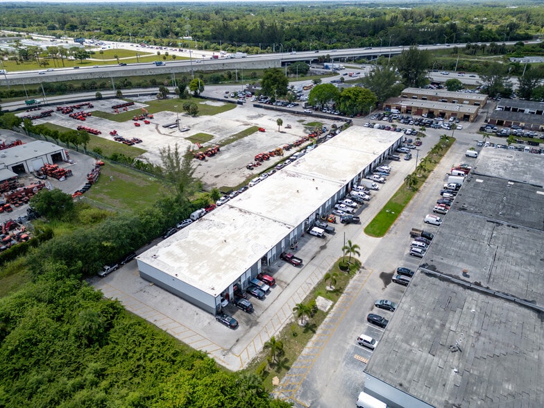 More Photos Of 7641 Hooper Rd, West Palm Beach Warehouse For Lease