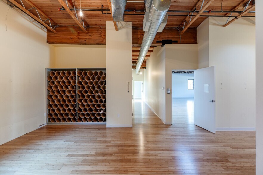 More Photos Of 3900 N Mississippi Ave, Portland Storefront Retail Office For Sale