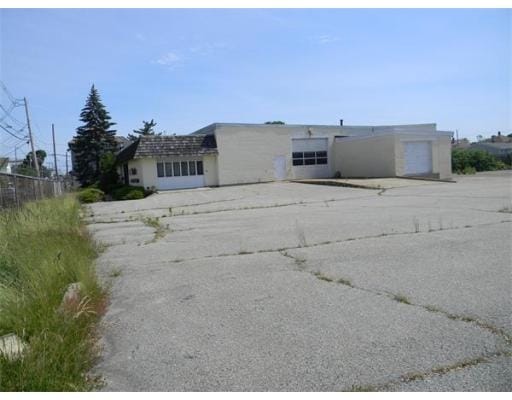 More Photos Of 188 Duluth St, Fall River Light Distribution For Sale