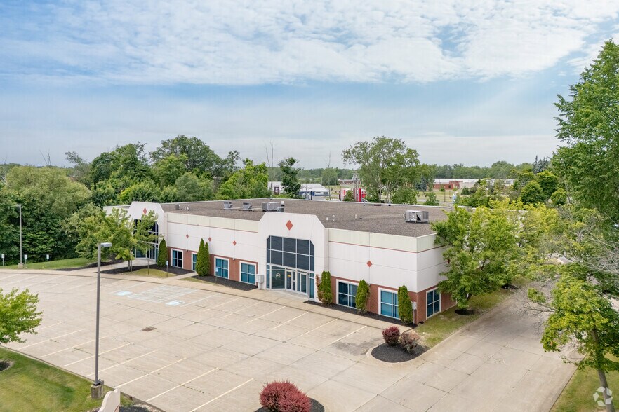 More Photos Of 3784 Commerce Ct, North Tonawanda Light Distribution For Lease