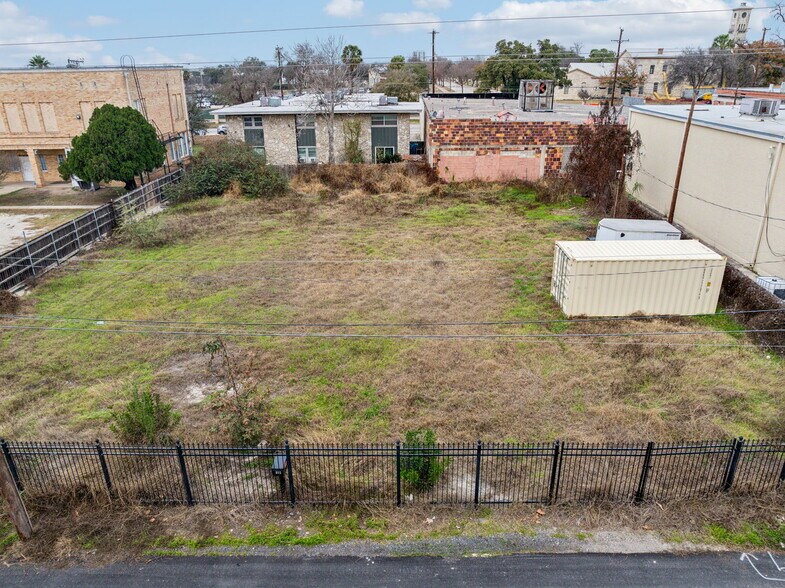 More Photos Of 815 Quitman St, San Antonio Land For Sale