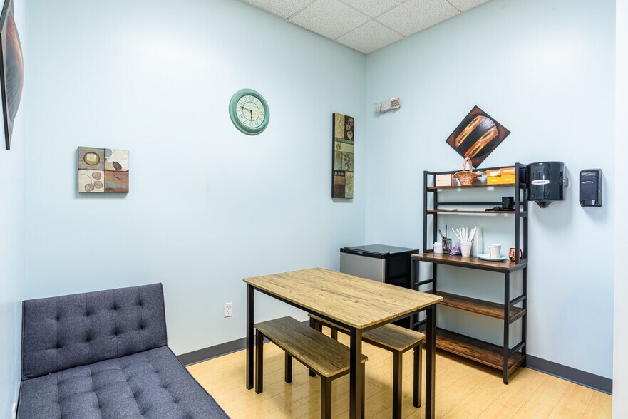 More Photos Of 100 Corporate Dr, Trumbull Office For Sale