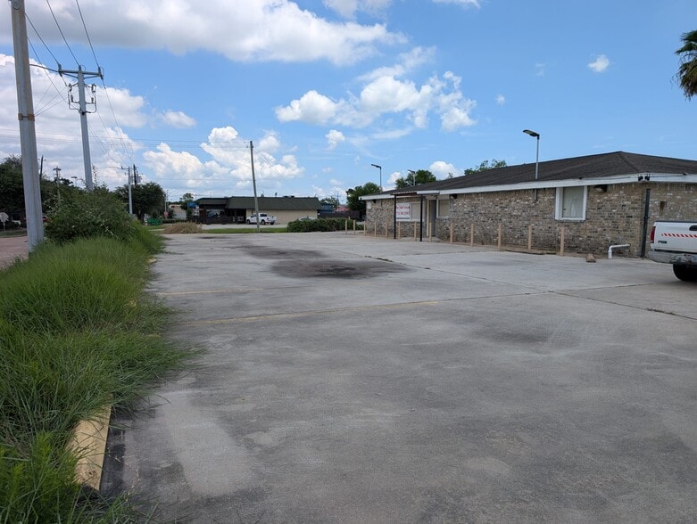 More Photos Of 16602 Sea Lark Rd, Houston Loft Creative Space For Sale