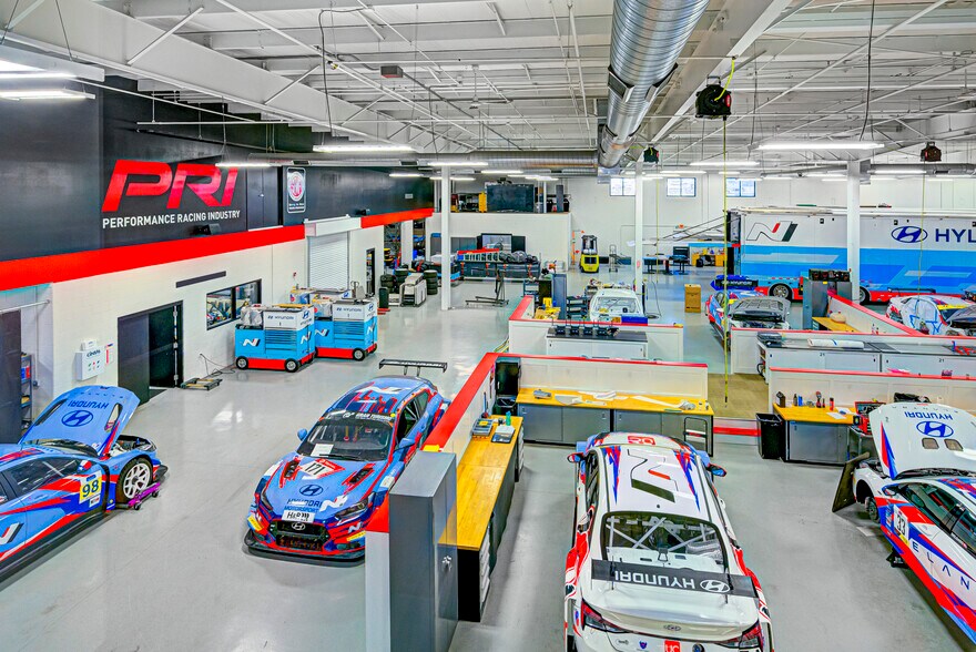 More Photos Of 1255 Main St, Indianapolis Service For Lease