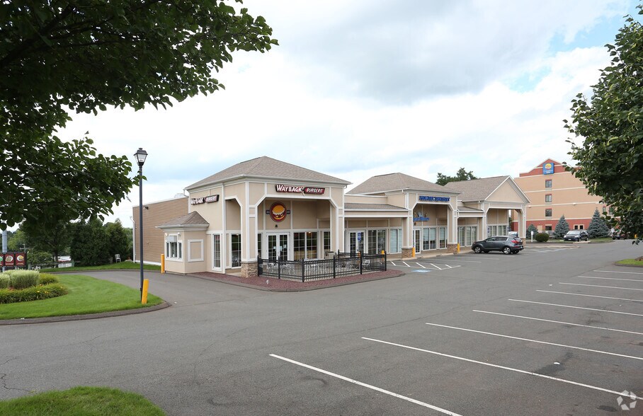 More Photos Of 137 Prospect Hill Rd, East Windsor Freestanding For Lease