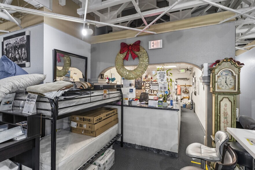 More Photos Of , Las Vegas General Retail For Sale
