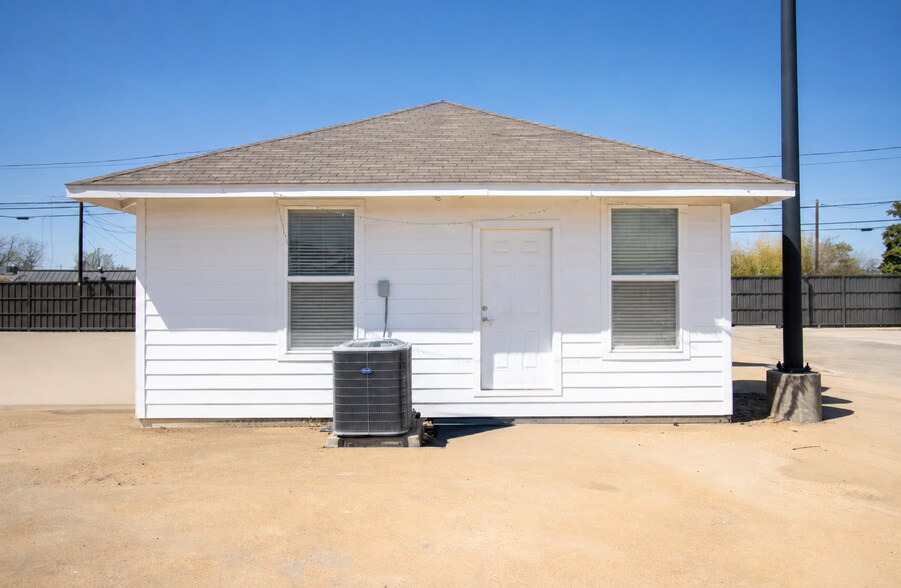More Photos Of 2618 Bomar Ave, Dallas Land For Lease