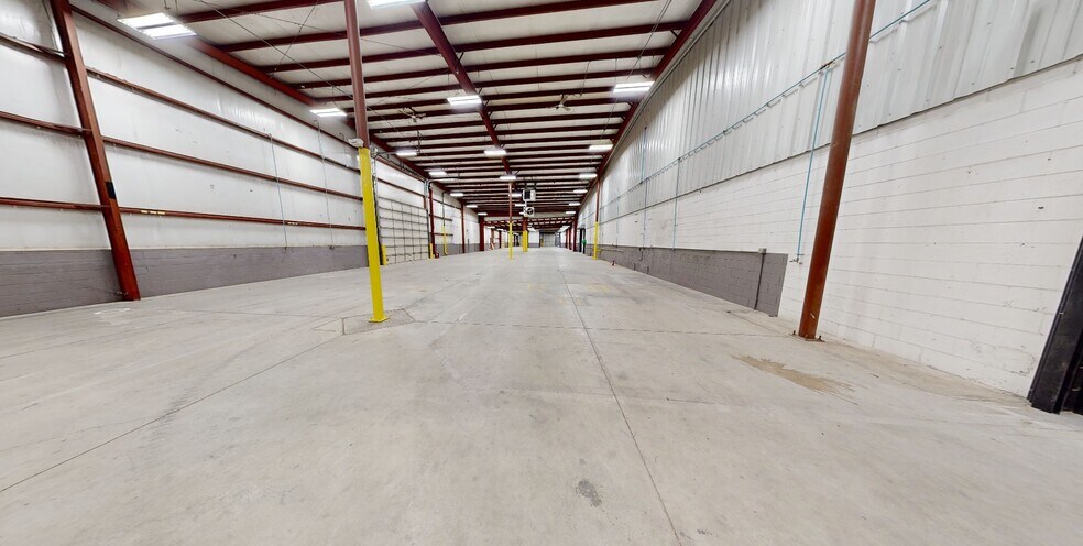 More Photos Of 1701 W County Line Rd, Springfield Manufacturing For Lease