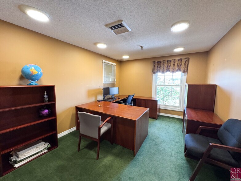 More Photos Of 150 Capital Dr, West Springfield Office For Sale