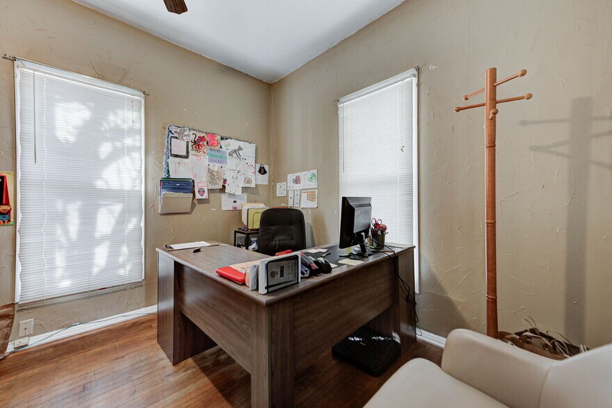 More Photos Of , El Reno Office For Sale