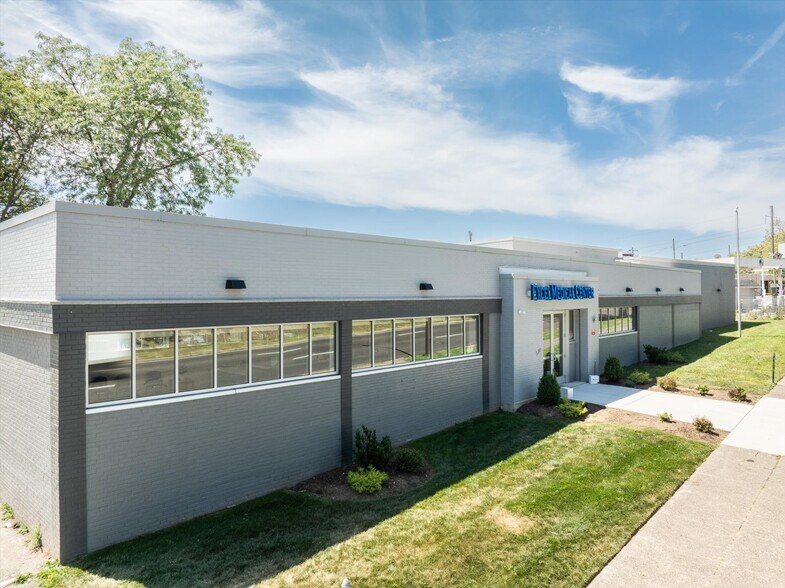 More Photos Of 520 W Roosevelt Blvd, Philadelphia Medical For Sale