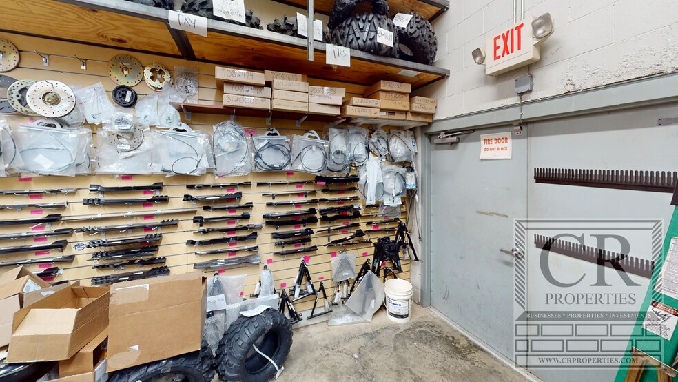 More Photos Of 1680 Route 9G, Hyde Park Freestanding For Sale