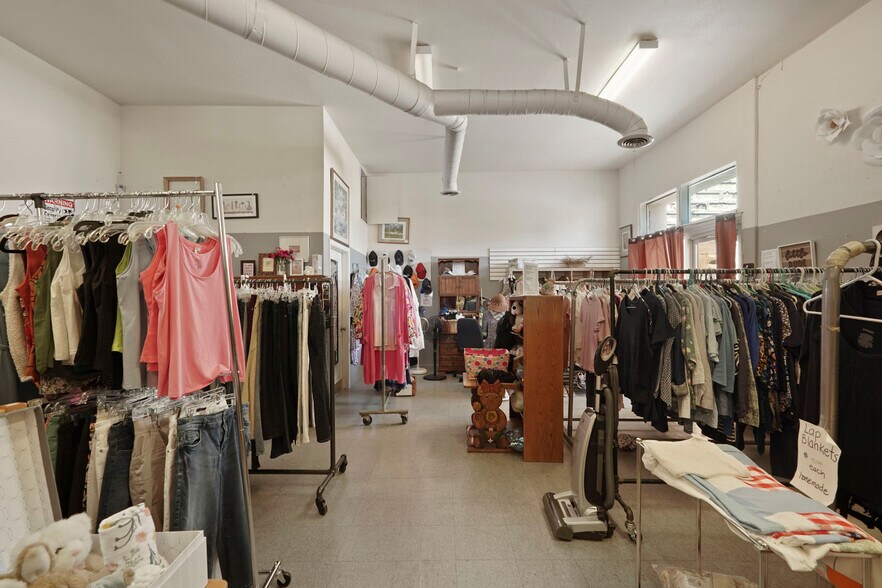 More Photos Of 2 N Main St, Lodi Storefront Retail Office For Sale