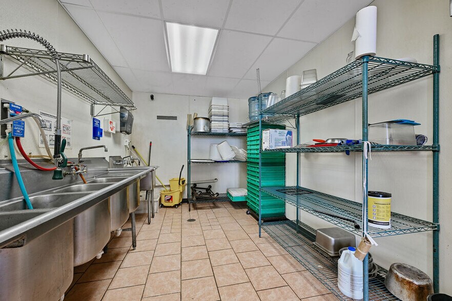 More Photos Of 1951-1981 S 8th St, Wisconsin Rapids General Retail For Sale