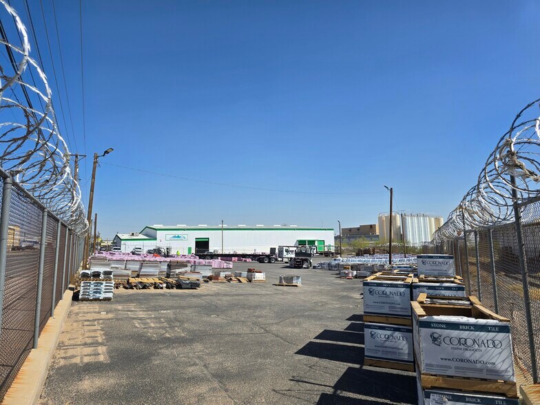 More Photos Of 6956 Market Ave, El Paso Industrial For Lease