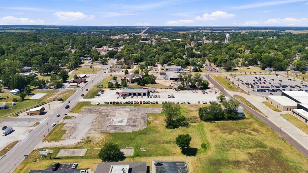 More Photos Of 1406 East St, Iola Land For Sale