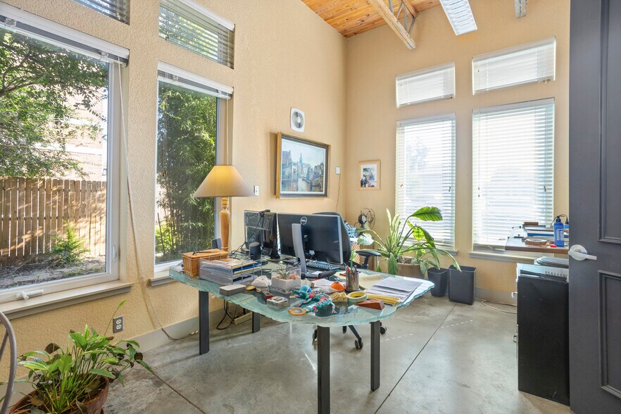 More Photos Of 814 Pennsylvania Ave, Fort Worth Loft Creative Space For Sale