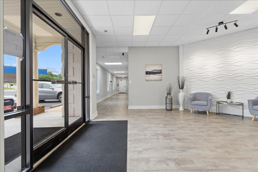 More Photos Of 1121 Old Concord Rd, Salisbury Office For Sale