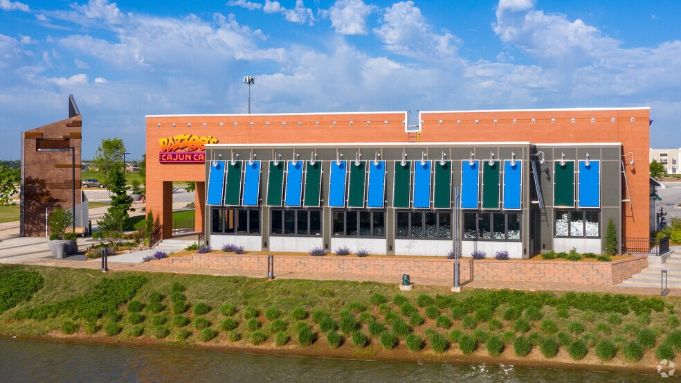 More Photos Of 1340 W Memorial Rd, Oklahoma City Restaurant For Lease