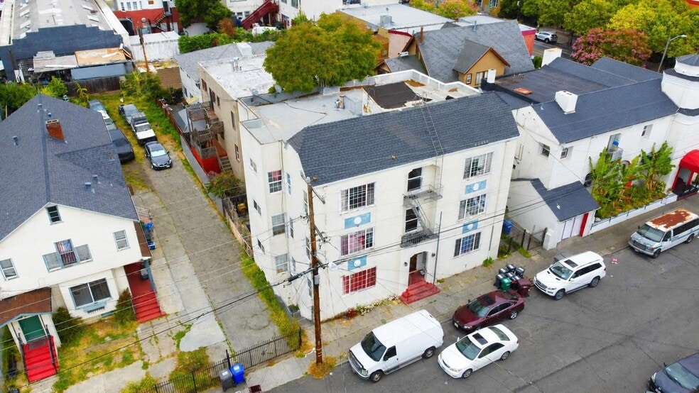 More Photos Of 3040 E 19th St, Oakland Apartments For Sale