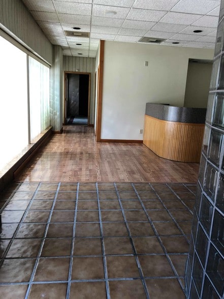 More Photos Of 1038 William Flynn Hwy, Glenshaw Office For Lease