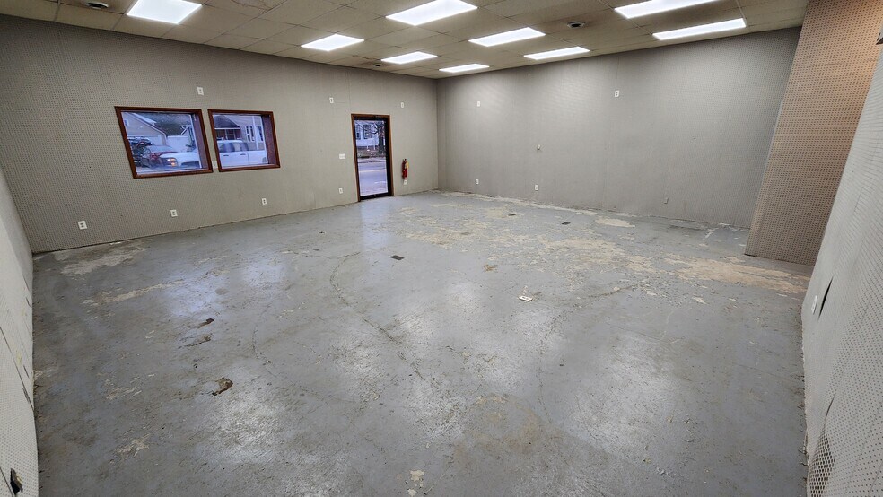 More Photos Of 109 S Main St, Marion Manufacturing For Sale