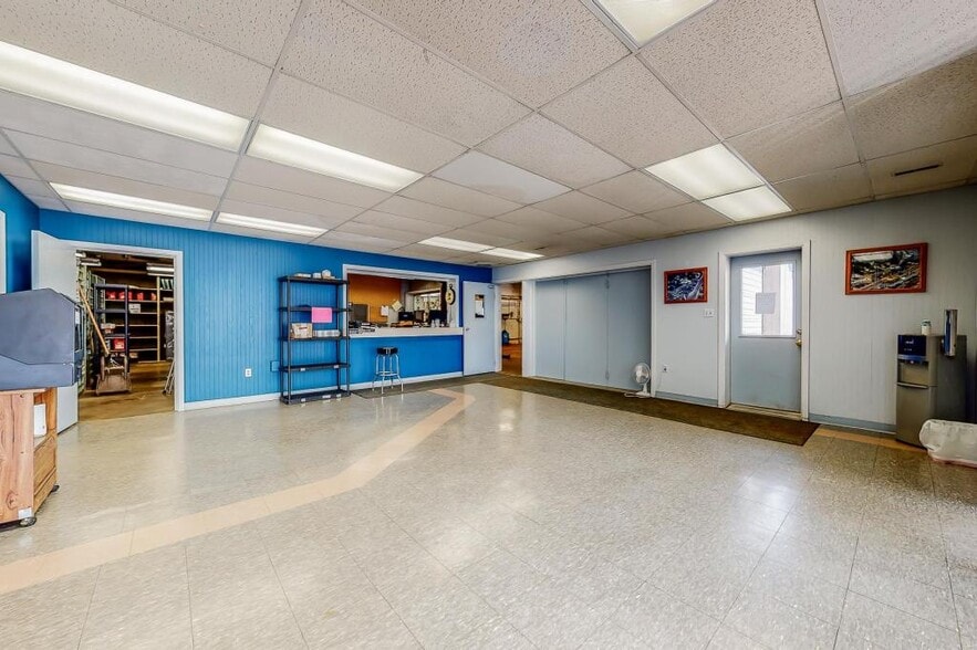 More Photos Of 206 N Highway Ave, Blooming Prairie Service For Sale